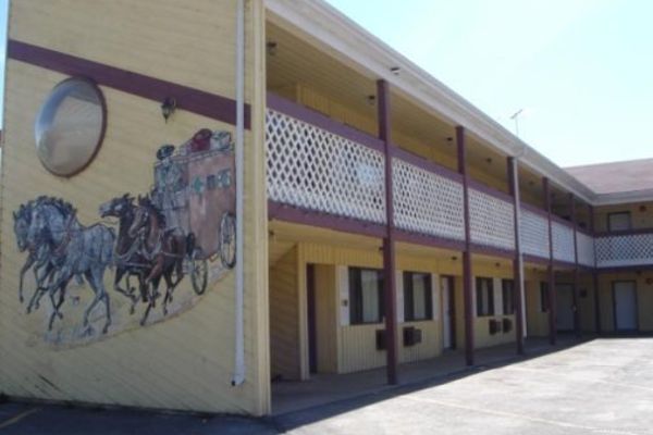 STAGECOACH INN (Chetwynd)